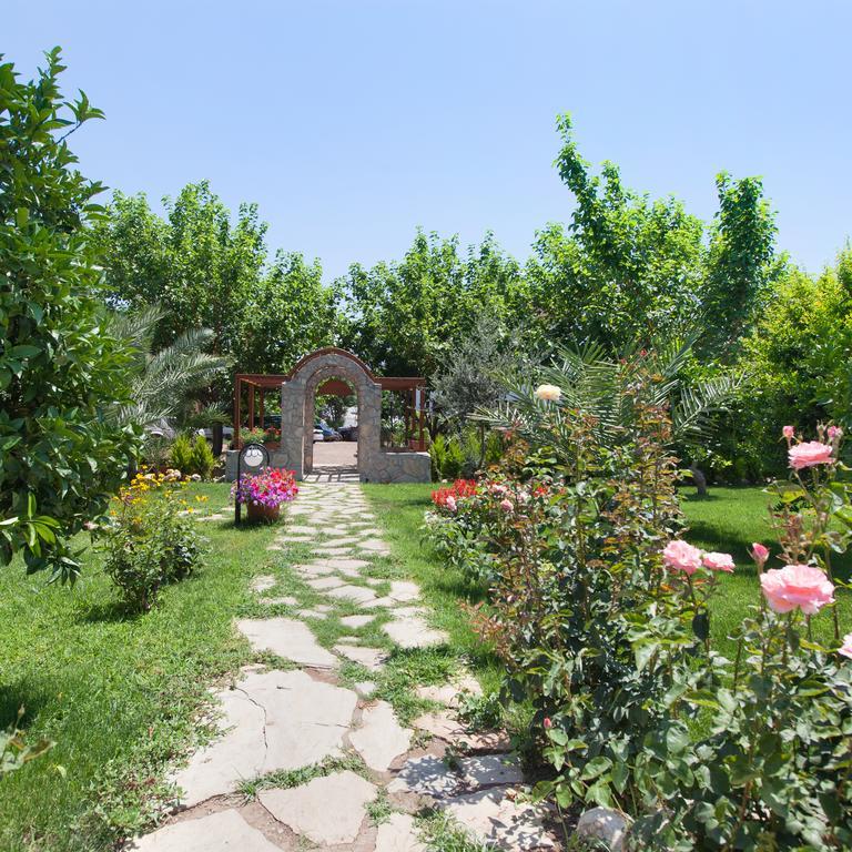 Aida Hotel Cirali Bagian luar foto